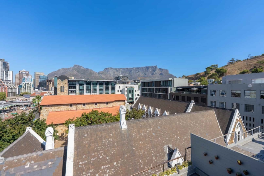 2 Bedroom Property for Sale in Green Point Western Cape